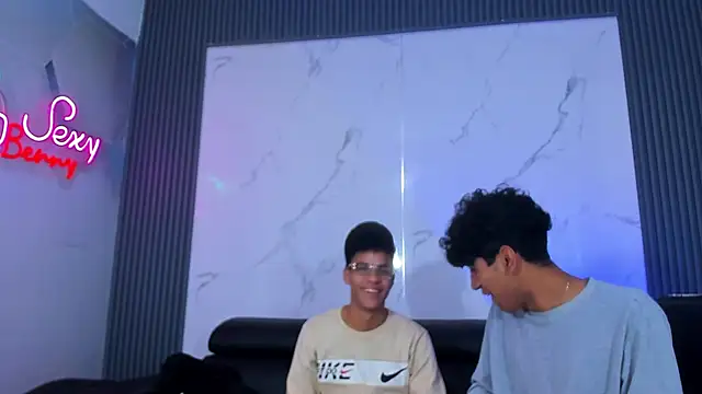 Kleyn_black লাইভ XXX চ্যাট