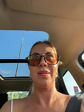 LisaMurr 即時 XXX 聊天