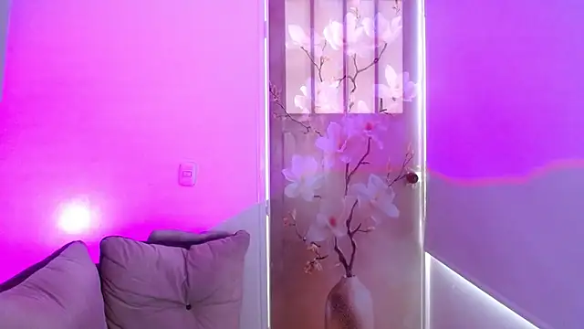 milfrousse Adlı Modelin Canlı XXX Sohbeti
