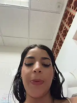 Chat +18 de ArieliciousXXX ao vivo