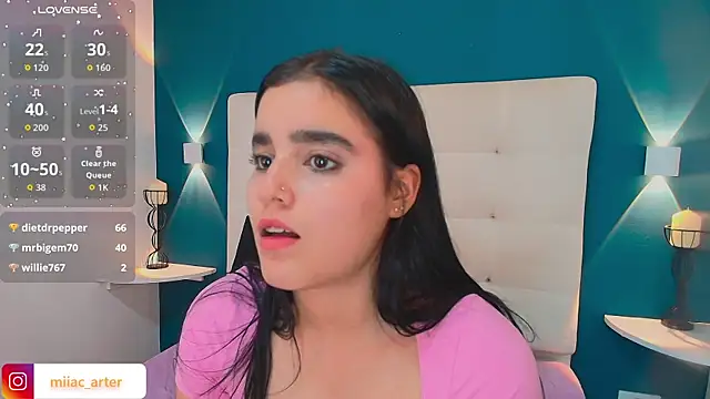 Chat +18 de MiaaCarter_ ao vivo