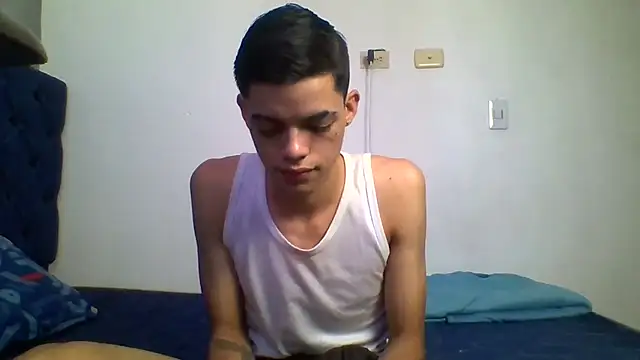 Latinos_2001 Webcamshow