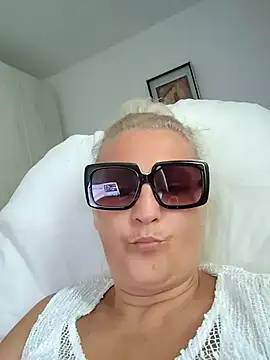 Czat XXX na żywo – Divineblond