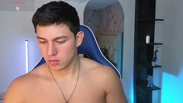 Živý XXX chat JamesCr_