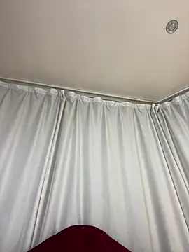 MiraXS' Live XXX Chat