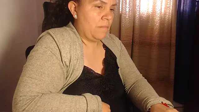 دردشة agathamiller01 الجنسية المباشرة