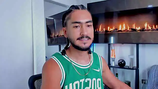 david__johnson372 Adlı Modelin Canlı XXX Sohbeti