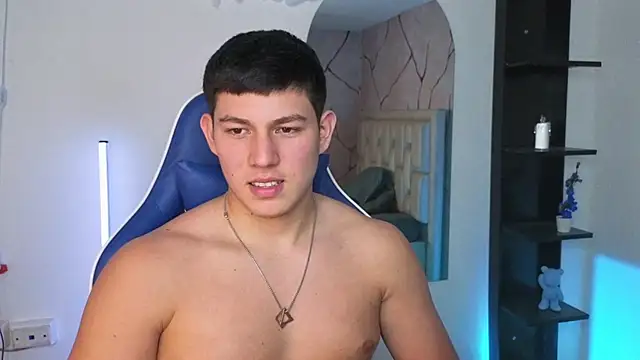 Chat XXX en directo de JamesCr_