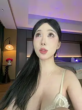 AYW-21 – Live XXX-chat