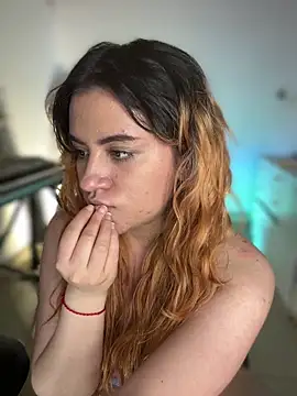 دردشة NikkiNix الجنسية المباشرة