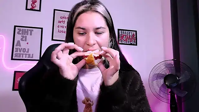 AlisaFrost's Live XXX Chat