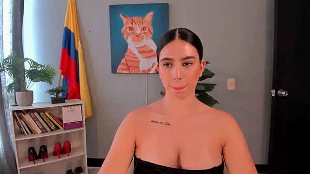 LiaPearce XXX чат на живо