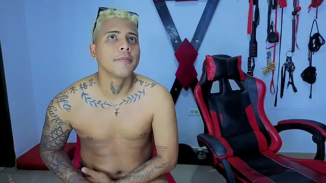 Alejandro_and_Deiby's Live XXX Chat
