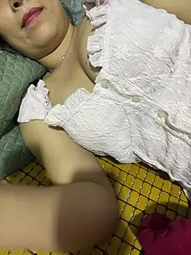 צ'אט XXX בשידור חי של IORio2x