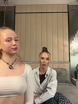 Emi_Sterling élő XXX-chatje