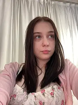 MiraXS Adlı Modelin Canlı XXX Sohbeti