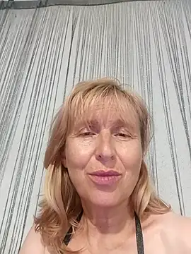TrinaAdair Adlı Modelin Canlı XXX Sohbeti