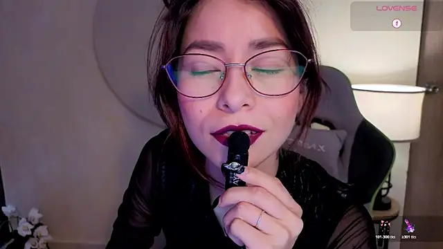 rosse_98_ Adlı Modelin Canlı XXX Sohbeti