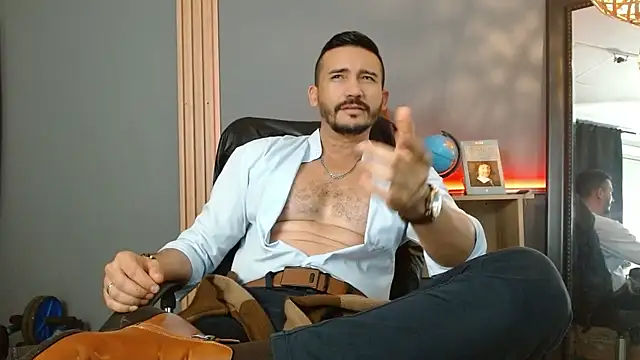 Chat +18 de Reiko_85_ ao vivo