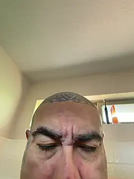 B1GLO Webcam show