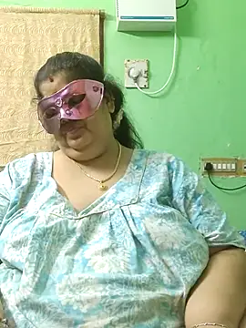 tamilthanushri Adlı Modelin Canlı XXX Sohbeti