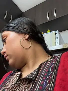 kalpanaaishaa Adlı Modelin Canlı XXX Sohbeti
