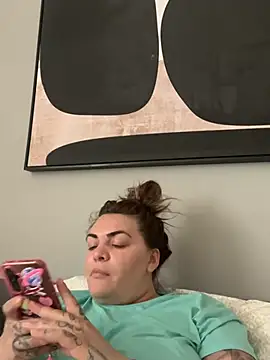 צ'אט XXX בשידור חי של HeyBABYGIRL