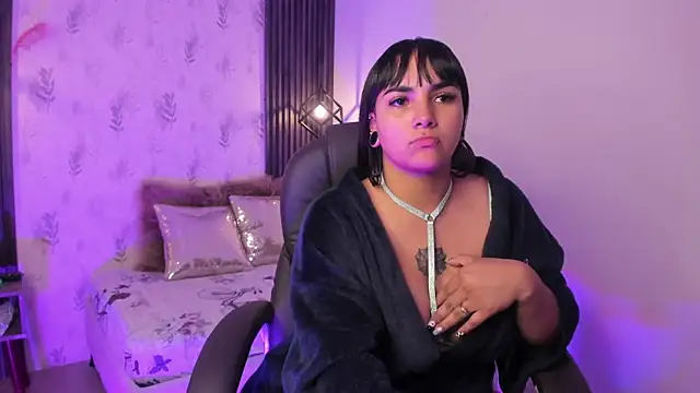 Pertunjukan Kamera Web Bella_Raven