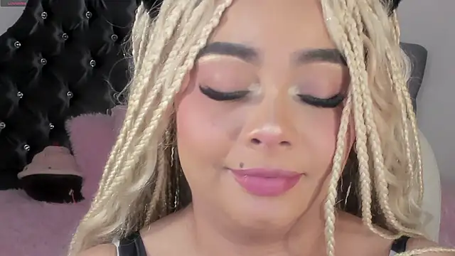 Chat XXX ao vivo de conny__curly