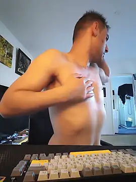 Онлайн чат XXX mihaimichael