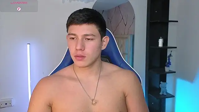 Chatroom XXX en direct de JamesCr_