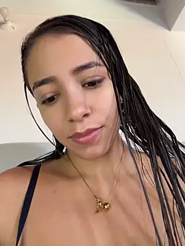Chatroom XXX en direct de Hall_16