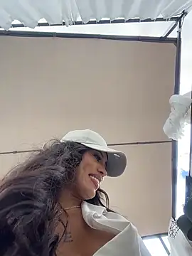 Chatroom XXX en direct de MystiqueXXX