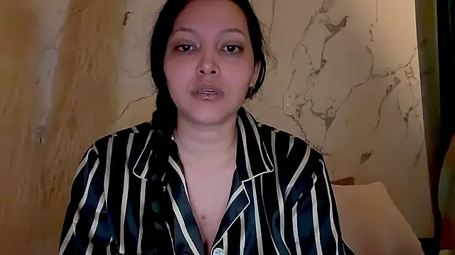 MarcellaGriffin: διαδικτυακό σόου στην κάμερα