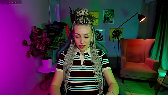 MonicaRiley's Live XXX Chat