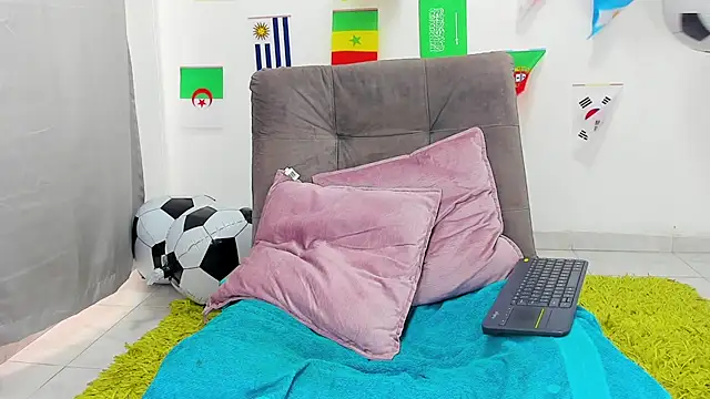 Pokazy przed kamerką – triiangel_latinboy
