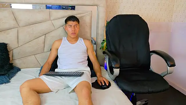 AlexAndAlbert live XXX chat