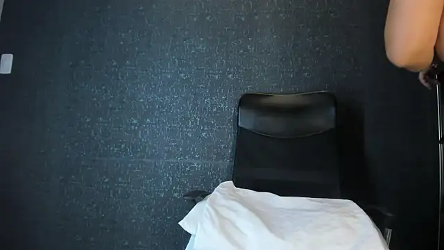 XXX chat uživo modela MelissaGill_