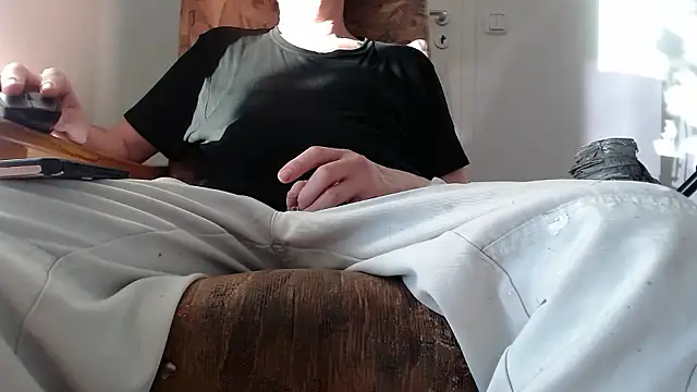 Cordt27 Show in webcam