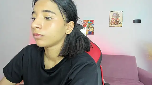 Emily_bruss élő XXX-chatje