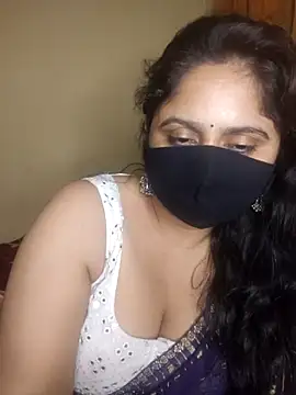 Sravvi499 লাইভ XXX চ্যাট