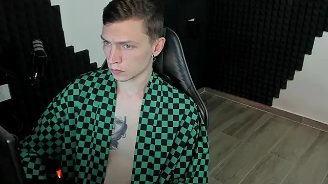 More_than_friend Chat XXX live