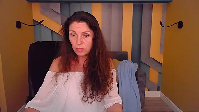 دردشة EllaLong الجنسية المباشرة