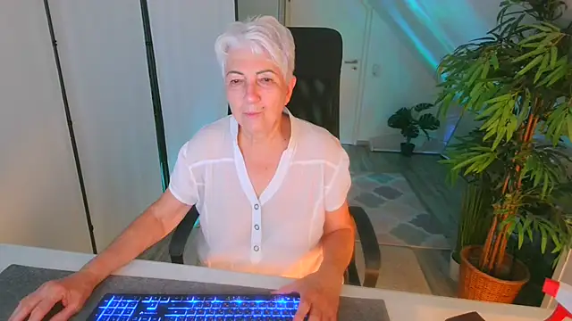 LovelyHelena Pertunjukan Webcam