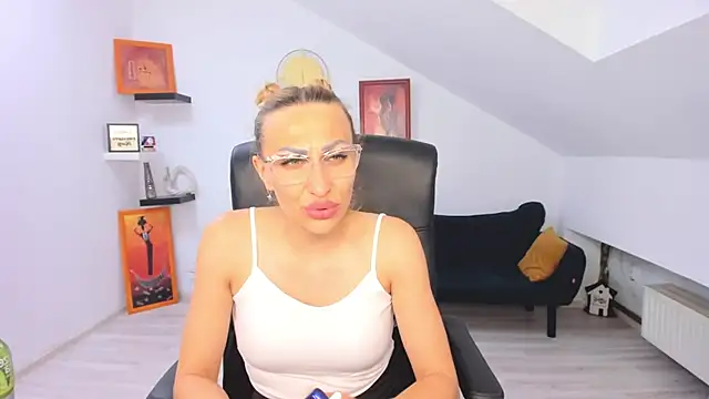 AlanaScot Chat XXX in diretta