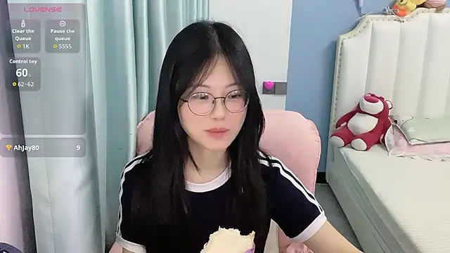 XXX chat uživo modela Luna-666