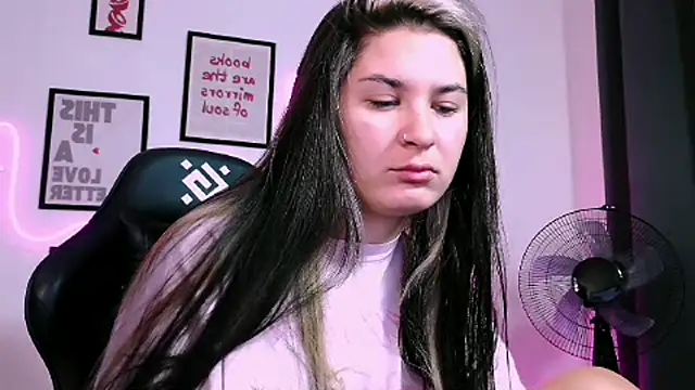 AlisaFrost Adlı Modelin Canlı XXX Sohbeti
