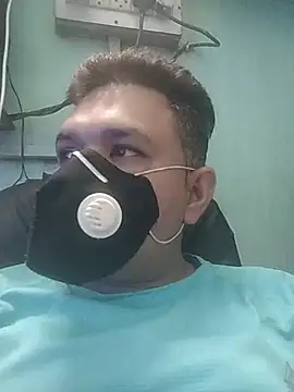 Show modela mastboyaa na web-kameri