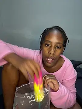 Czat XXX na żywo – petite_bee