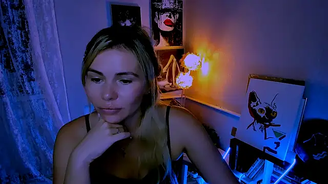 LoraBoyar Adlı Modelin Canlı XXX Sohbeti